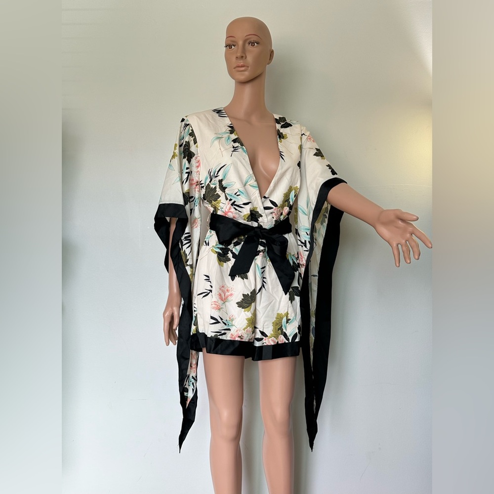 Blithe. Shorts Romper. Size M.